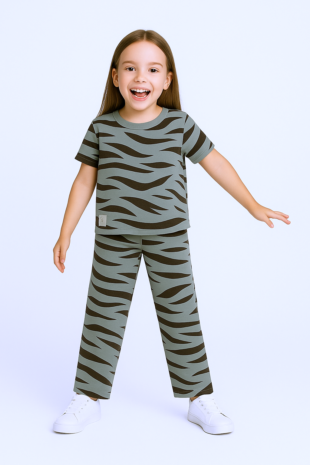 KIZ ÇOCUK KAPRİLİ TAKIM ZEBRA BASKILI A83