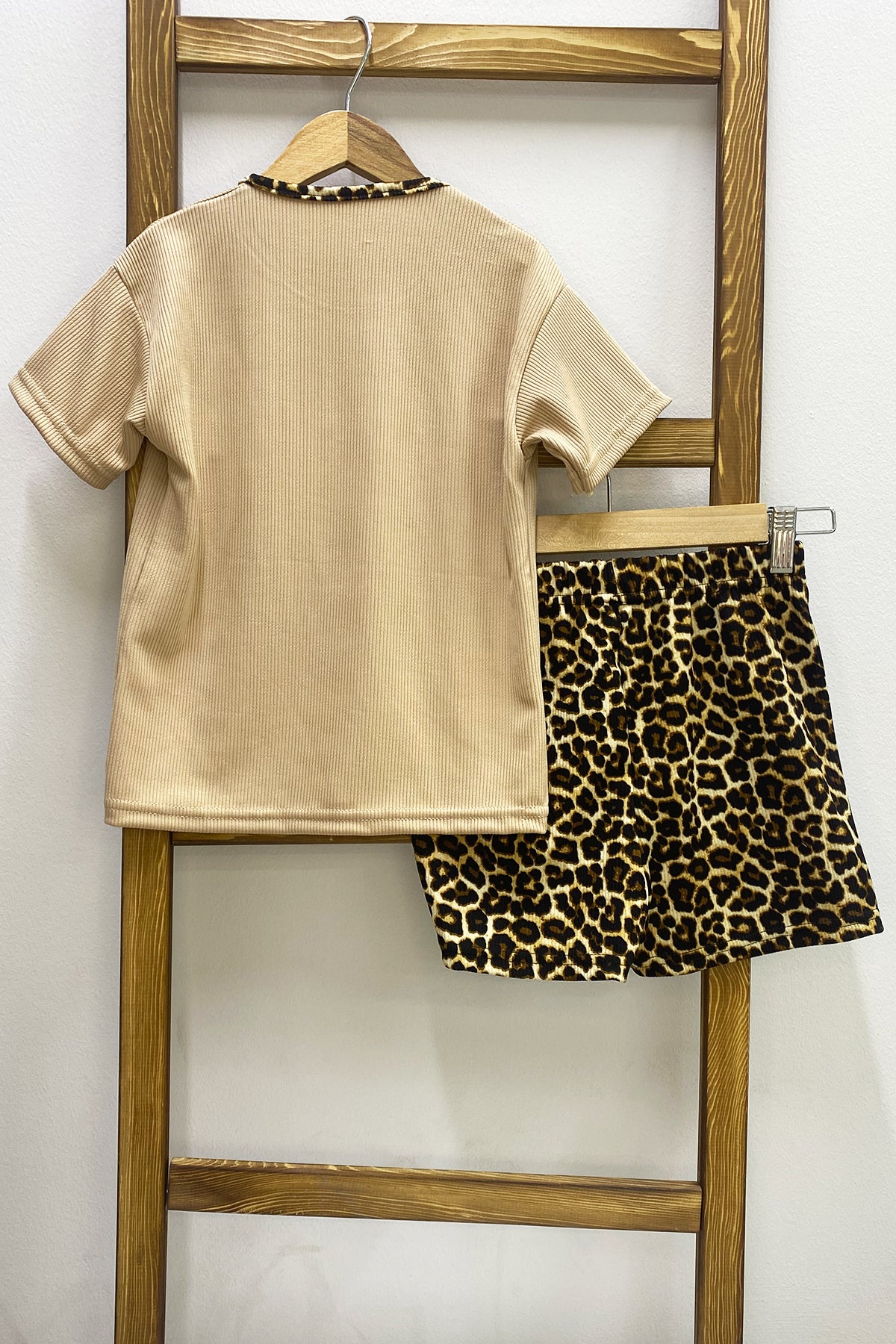 KIZ ÇOCUK ŞORT ETEK TAKIM LEOPAR BASKILI FIRFIRLI B1